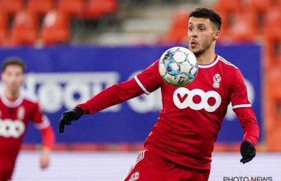 سطاندار خسر من دون املاح وعلامات المغادرة قائمة