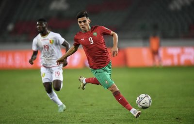 مصدر إعلامي يوناني يؤكد عودة اهتمام أولمبياكوس بأشرف المغربي