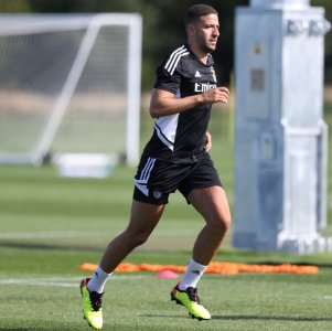 عادل تاعرابت مطلوب في الإمارات