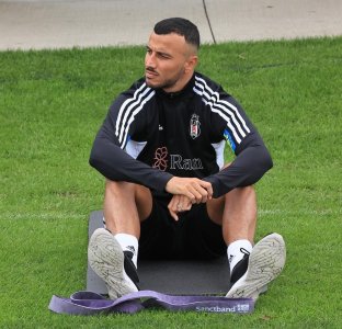 سايس قلق للغاية مع انطلاق تدريباته في بيشكتاش