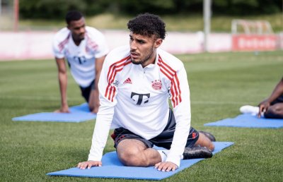 مزراوي كشف ليونايتد المميزات التي يريدها تين هاغ في مركز الظهير