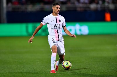 حكيمي ينسحب من السباق