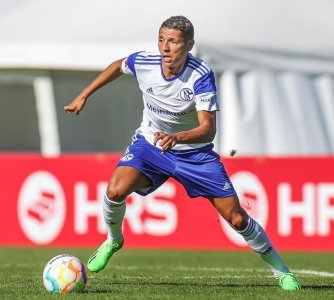 جماهير شالك تهاجم إدارة فريقها بسبب حارث