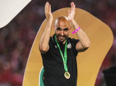 هل يدرب الركراكي المنتخب بمساعدة بنمحمود؟