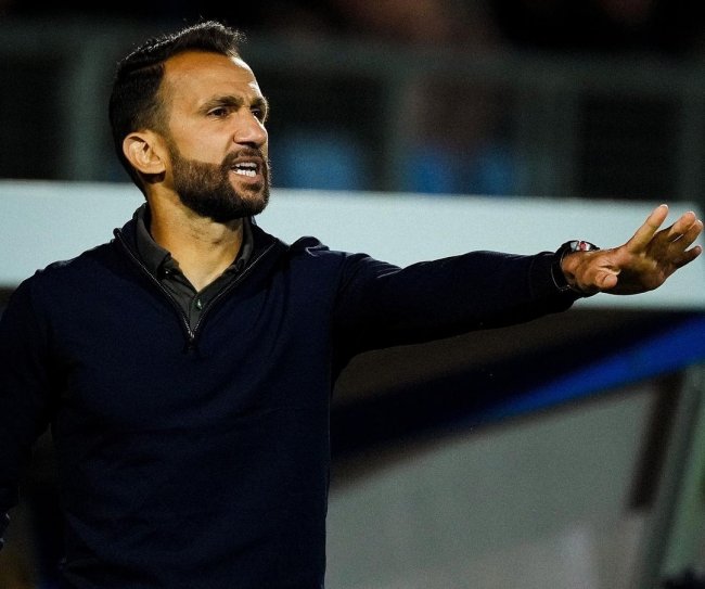 إدارة إيندهوفن تطلب من رمزي إيجاد خليفته قبل إنضمامه لطاقم الأسود