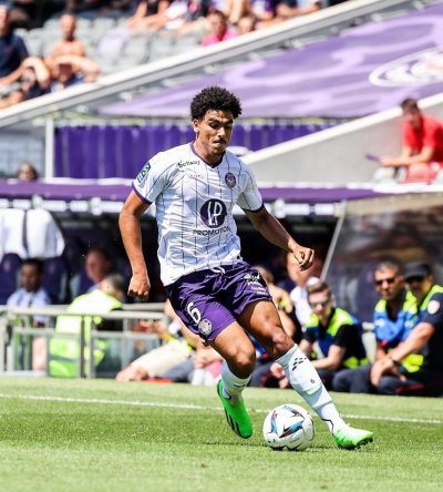 الرهان الصعب لزكرياء أبوخلال