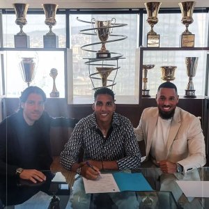 تألق صبيري دفع إدارة سامبدوريا لتمديد عقده