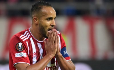 العرابي يستهل المشوار اليوناني بأول تمريرة