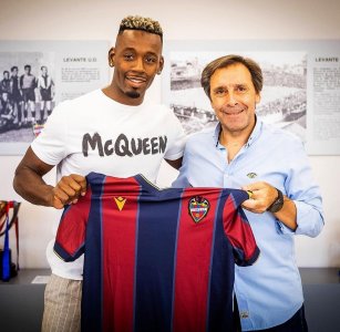 عاجل: بولديني رسميا لاعبا لفريق ليفانطي وهذه قيمة الصفقة