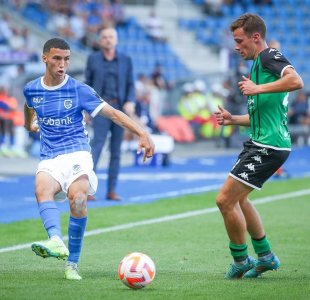 الخنوس يضرب برباعية مع جينك