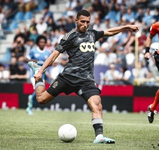 أملاح يرفع سطاندار في العالي برابع صاروخي