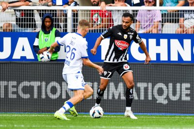 بوفال صفق لوحده بهدف وتمريرة