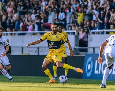 ظهير أيسر مغربي للاكتشاف من كندا الى فرنسا