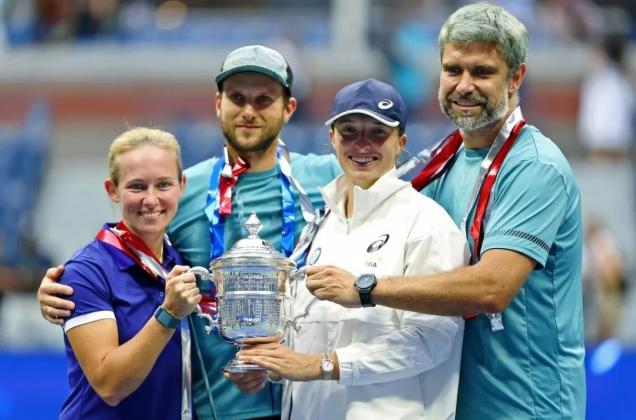 البولونية شفيونتيك تحرز لقب دورة أمريكا المفتوحة عقب الفوز على التونسية أنس جابر
