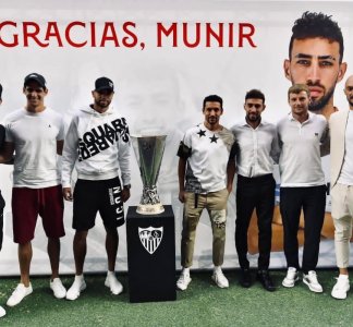 بالصور.. الحدادي ودع إشبيلية بالدموع