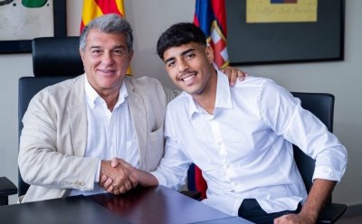 برشلونة يحمي مدافع الأسود القادم بعقد جديد