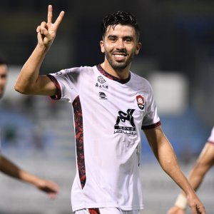 البركاوي وفوزير وعناق مغربي في فوز الرائد