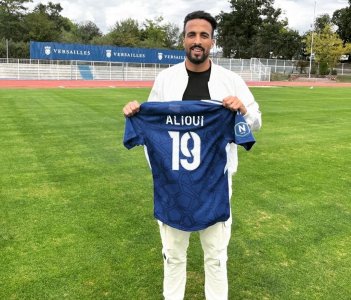 ڤيرساي الفرنسي يتعاقد مع رشيد عليوي
