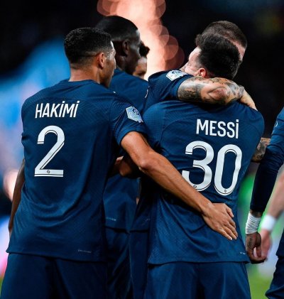 حكيمي: عانينا كثيرا للفوز على نيس