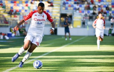 هزيمة مفاجئة لاشديرة وباري فقد الصدارة