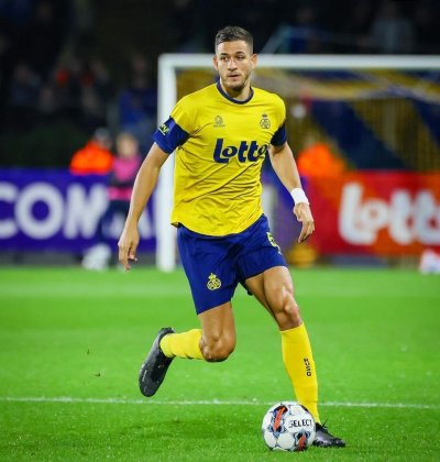 إسماعيل قندوس يواصل لفت الأنظار ويطرق عرين الأسود