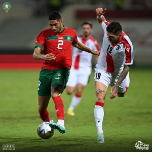 حكيمي.. المكوك الذي يدمن السرعة