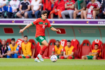 وليد يرفع معنويات الزلزولي لدفعه للتألق أمام بلجيكا