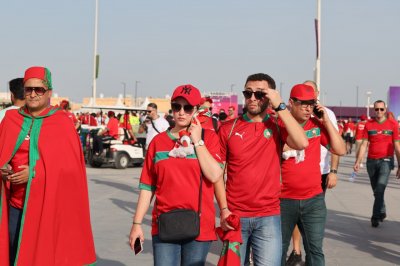 حماس رهيب للجماهير المغربية بلازمة   سير سير  