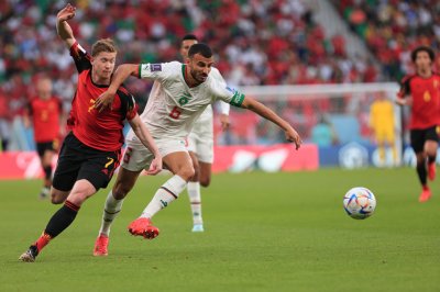 أسود  يسقطون  الشياطين الحمر 