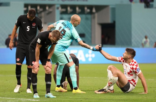 فيفا يُحقق بهتافات من مشجعي كرواتيا