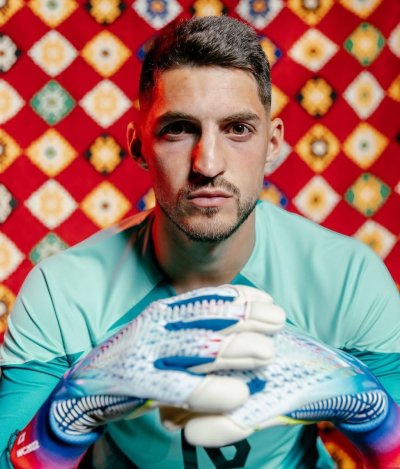 حارس منتخب كندا يدعم الأسود ويشكر بونو