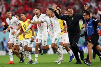 ناد ايطالي يتابع اسدين مغربيين بالمونديال