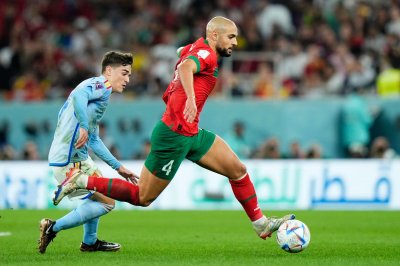 على ذمة الصحافة الإيطالية: فيرونتينا مدد عقد أمرابط وهو في الدوحة