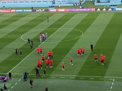 المنتخب الوطني المغربي يصل لملعب خليفة