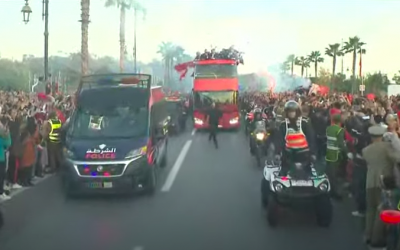 الزغاريد والصلاة على النبي تصاحب حافلة الأبطال