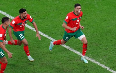 حكيمي في سباق من أجل دخول الفريق المثالي للسنة