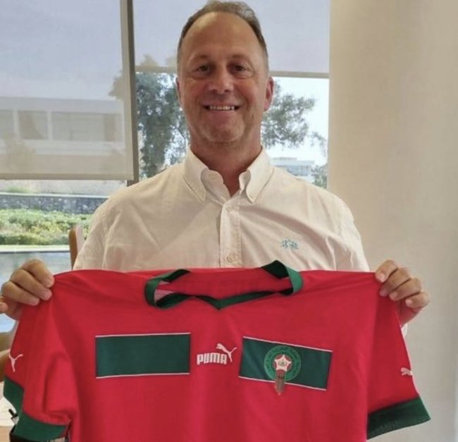 المعد البدني للاسود استقبل باسبانيا بالورود