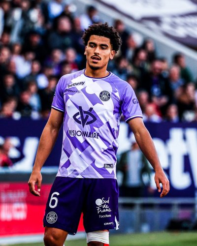 مارسيليا يقسو على تولوز ابوخلال بسداسية