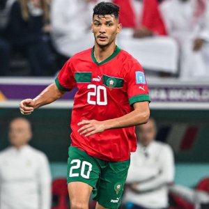 داري اكبر غائب عن قمة موناكو