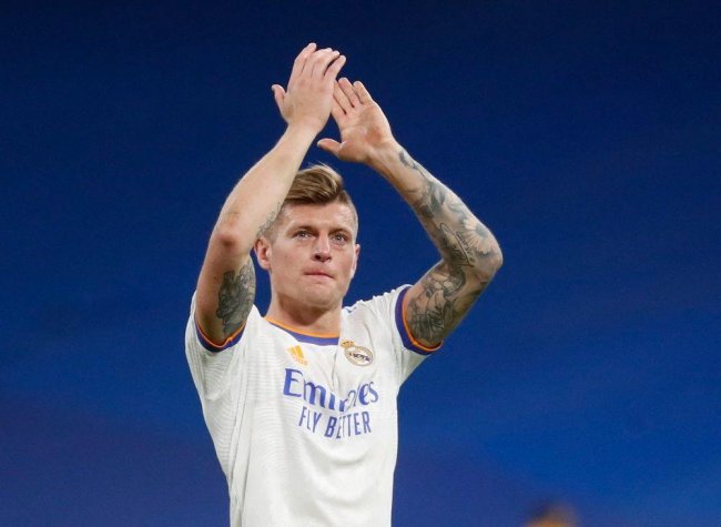 أنشيلوتي يثق في بقاء توني كروس