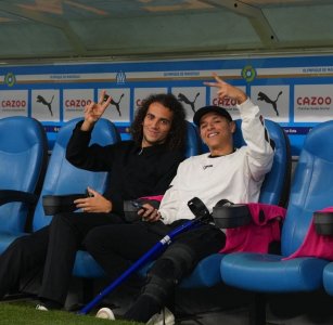 حارث يواسي تيريي بعد إصابته القوية