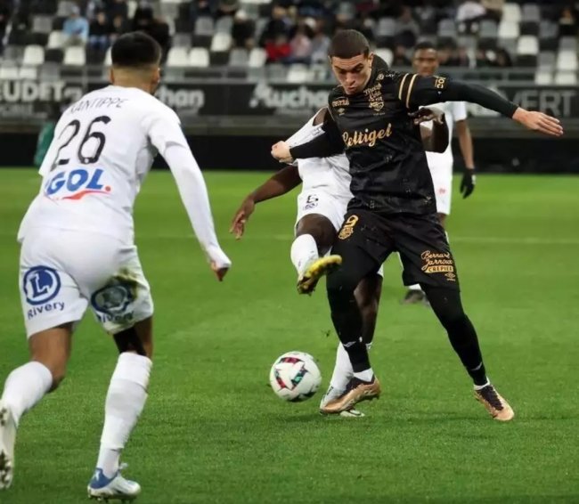 أمين الوزاني واول هدف في الليغ 2