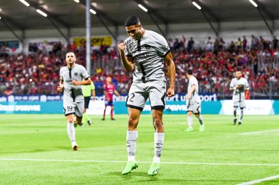 حكيمي ينافس الكبار على جائزة أفضل لاعب للفيفا