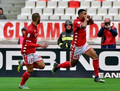 اشديرة يبحث عن هدفه الـ13 اليوم أمام باليرمو