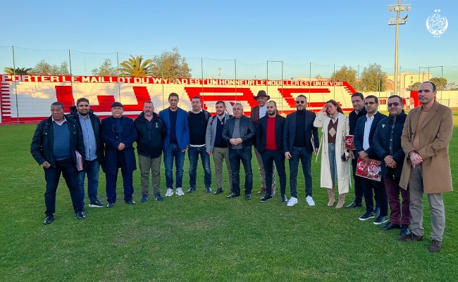 لجنة من ال  كاف  زارت الوداد تحضيرا للسوبر ليغ