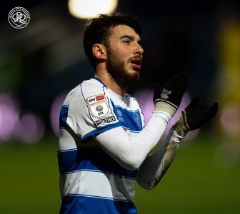 هزيمة قاسية لشاعر مع كوينز أبعدتهما عن منافسة الصعود