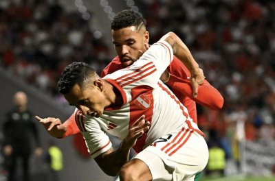 أسود الأطلس يكتفون بالتعادل أمام  لاروخيبلانكا 