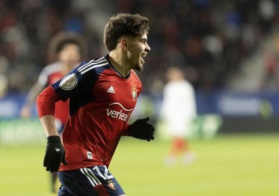 مدرب أوساسونا يطالب بالإستمتاع بما يقدمه الزلزولي