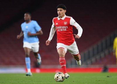 إسماعيل ولاد محند يختار القميص الوطني