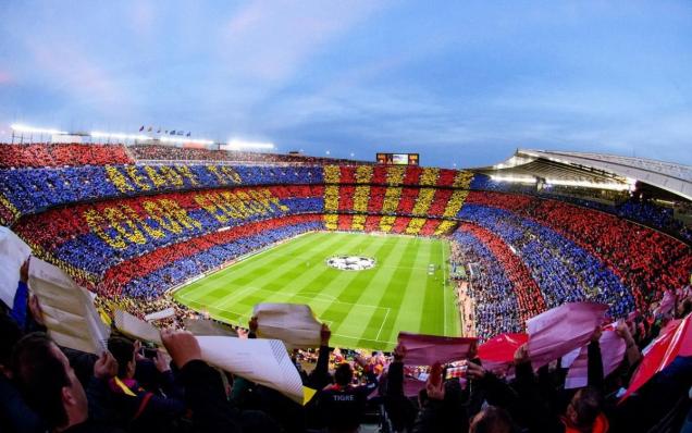 إف سي برشلونة يعرض مقاعد وعشب الكامب نو للبيع